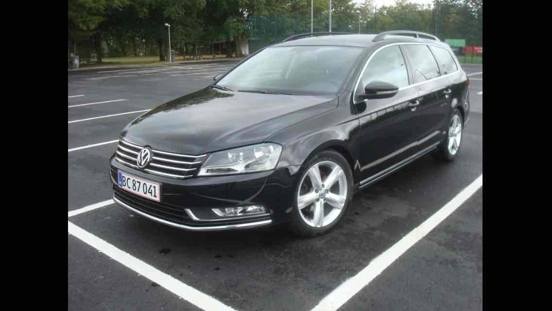 Sort VW Passat fra 2010