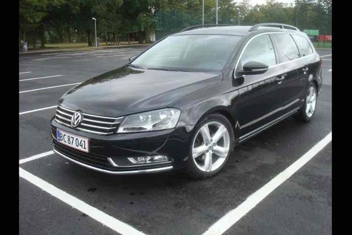Sort VW Passat fra 2010