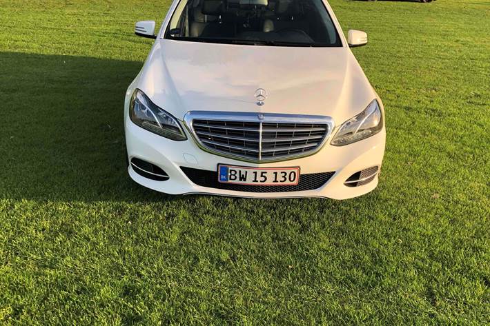 Hvid Mercedes E200 fra 2015
