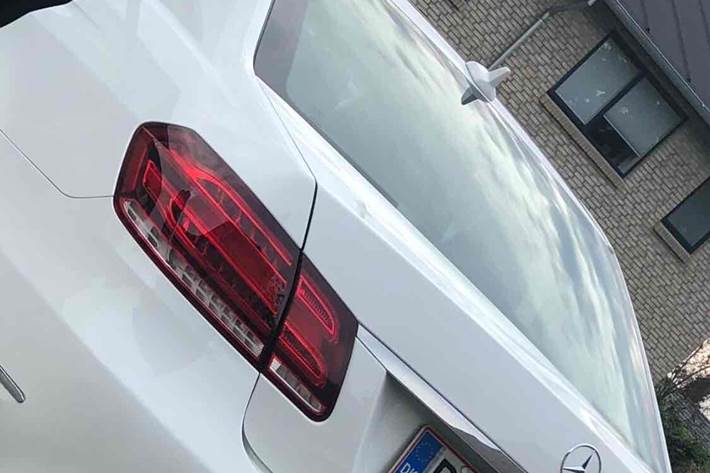 Hvid Mercedes E200 fra 2015