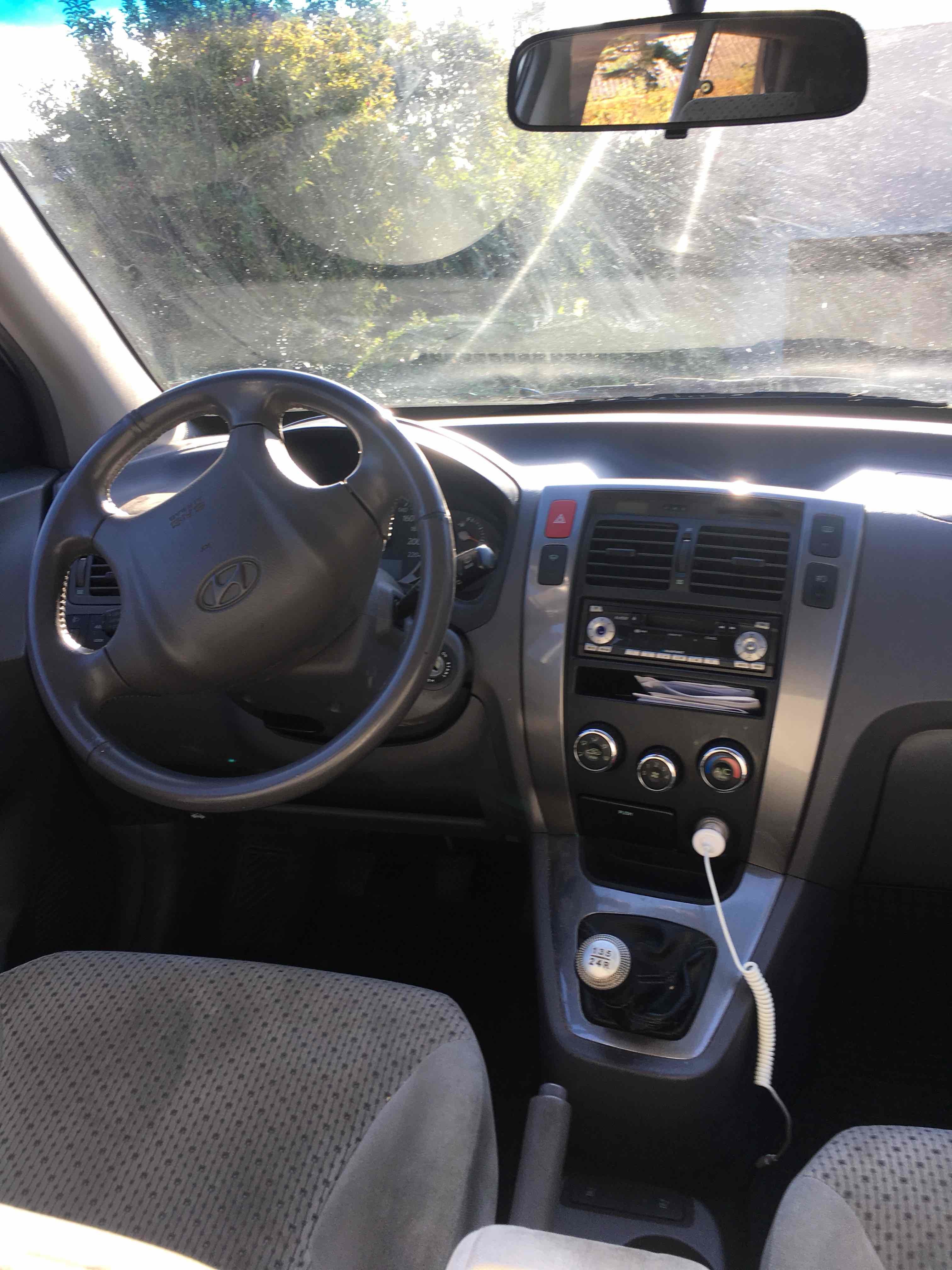 Sølv Hyundai Tucson fra 2005