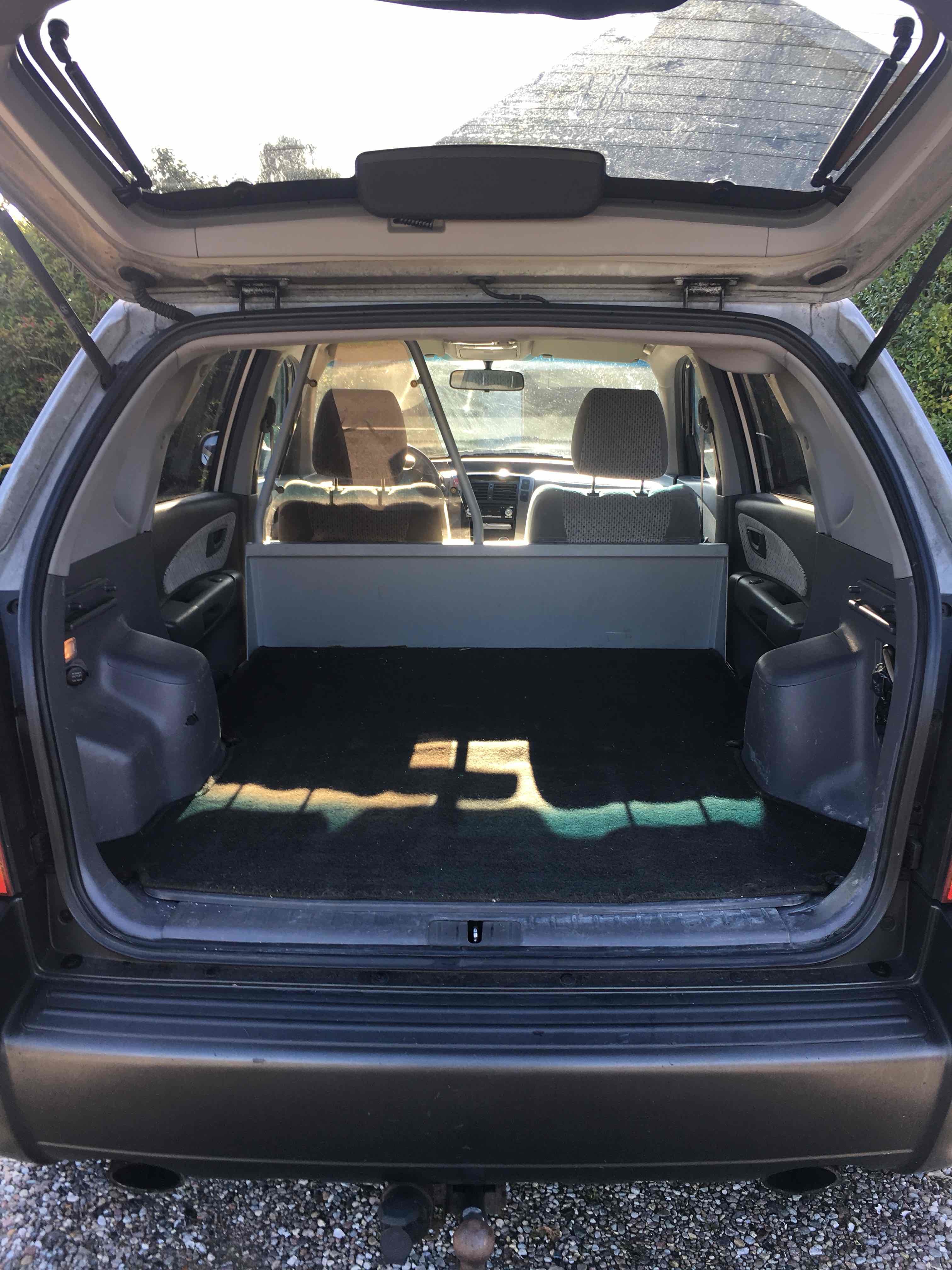 Sølv Hyundai Tucson fra 2005
