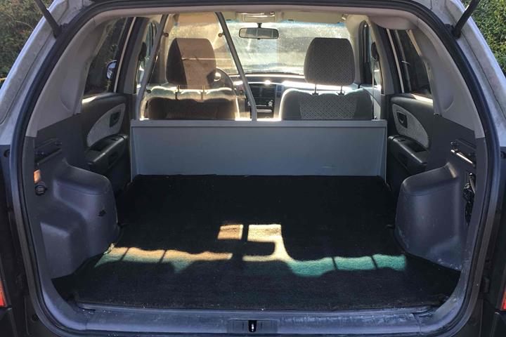 Sølv Hyundai Tucson fra 2005