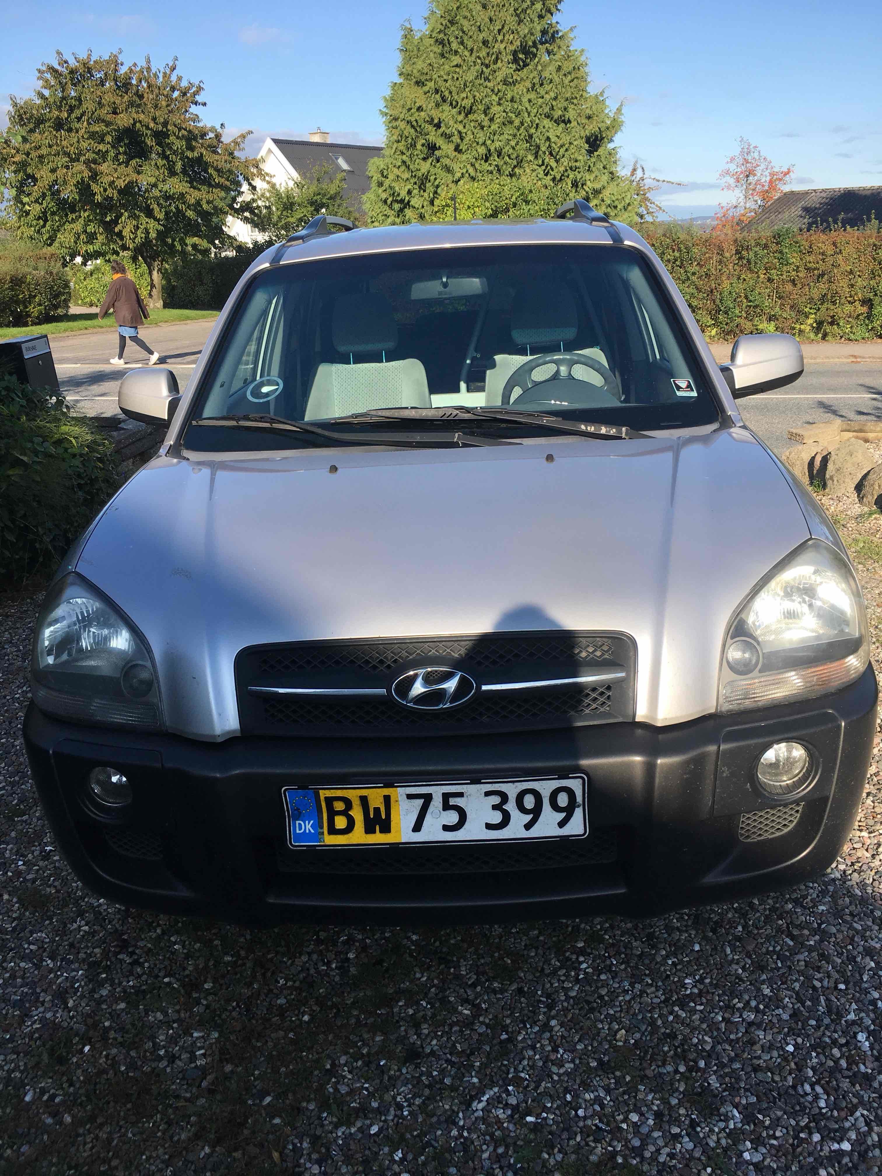 Sølv Hyundai Tucson fra 2005