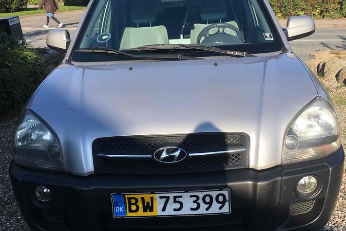 Sølv Hyundai Tucson fra 2005