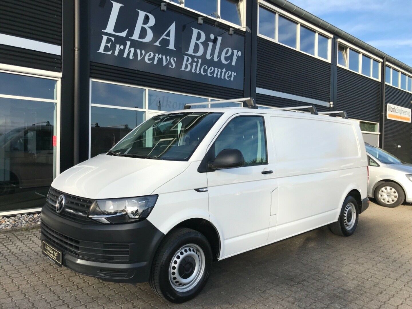Hvid VW Transporter fra 2016
