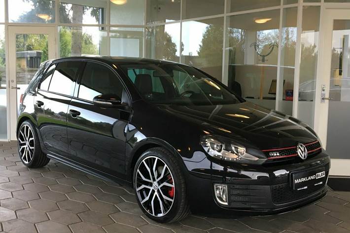 Grå VW Golf VI fra 2011