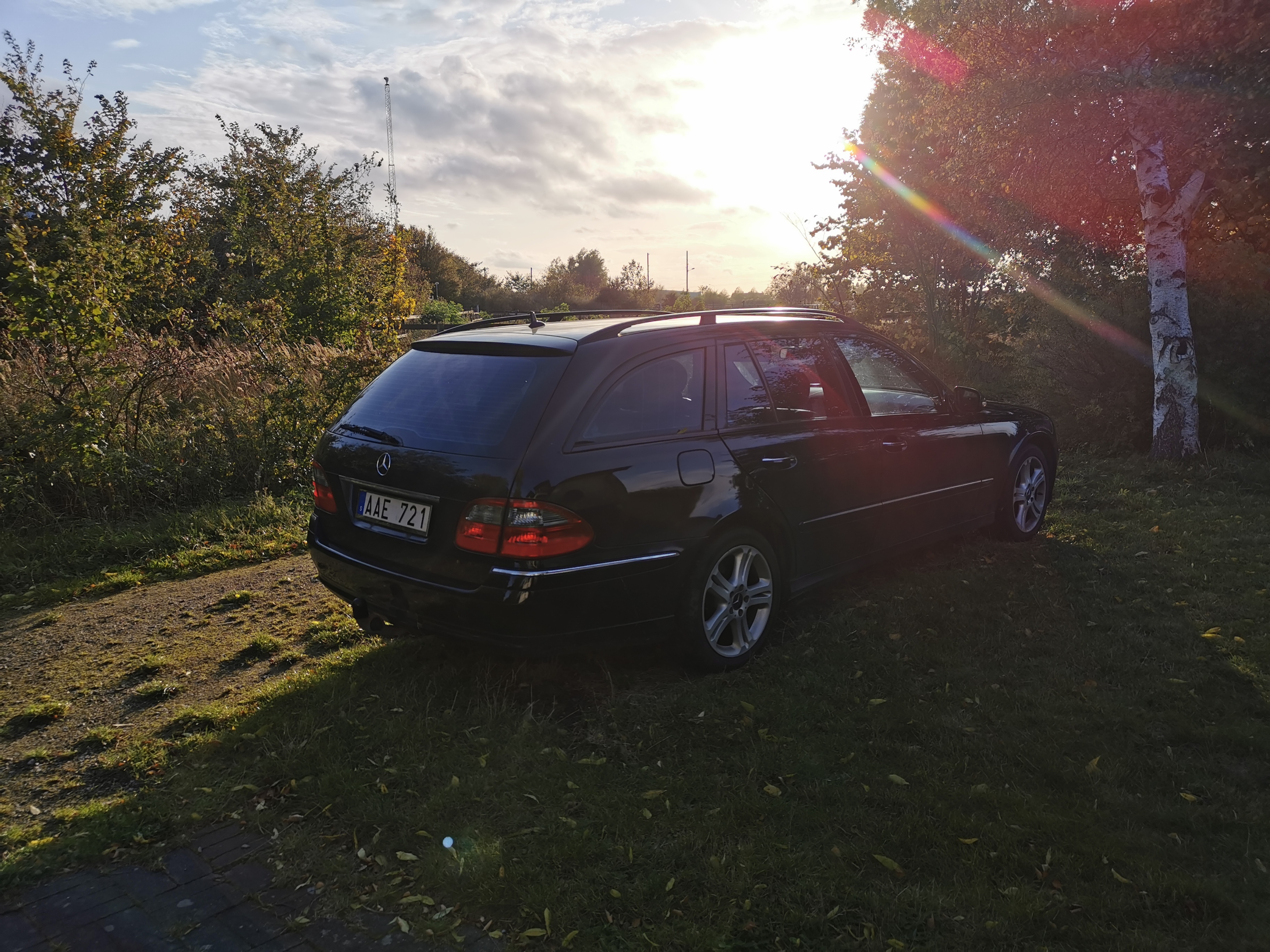 Sort Mercedes E200 fra 2006