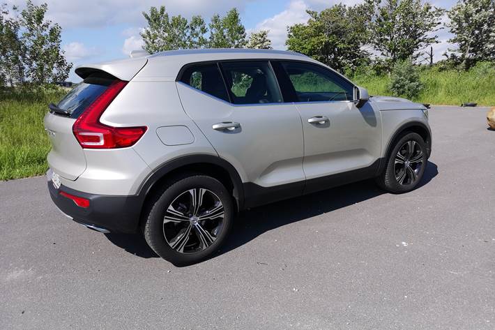 Beige Volvo XC40 fra 2019