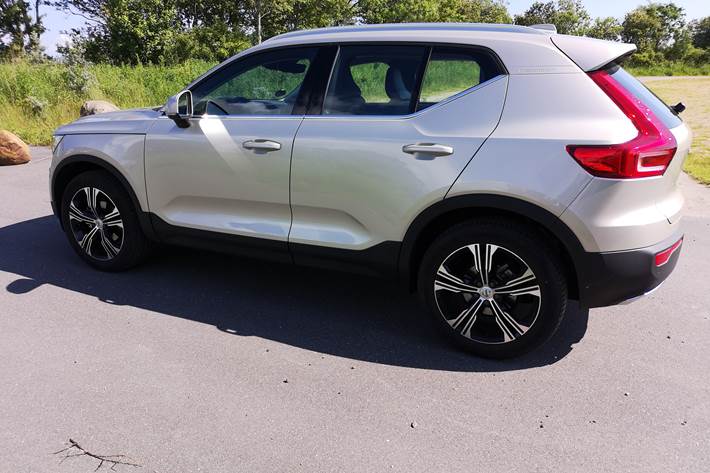 Beige Volvo XC40 fra 2019