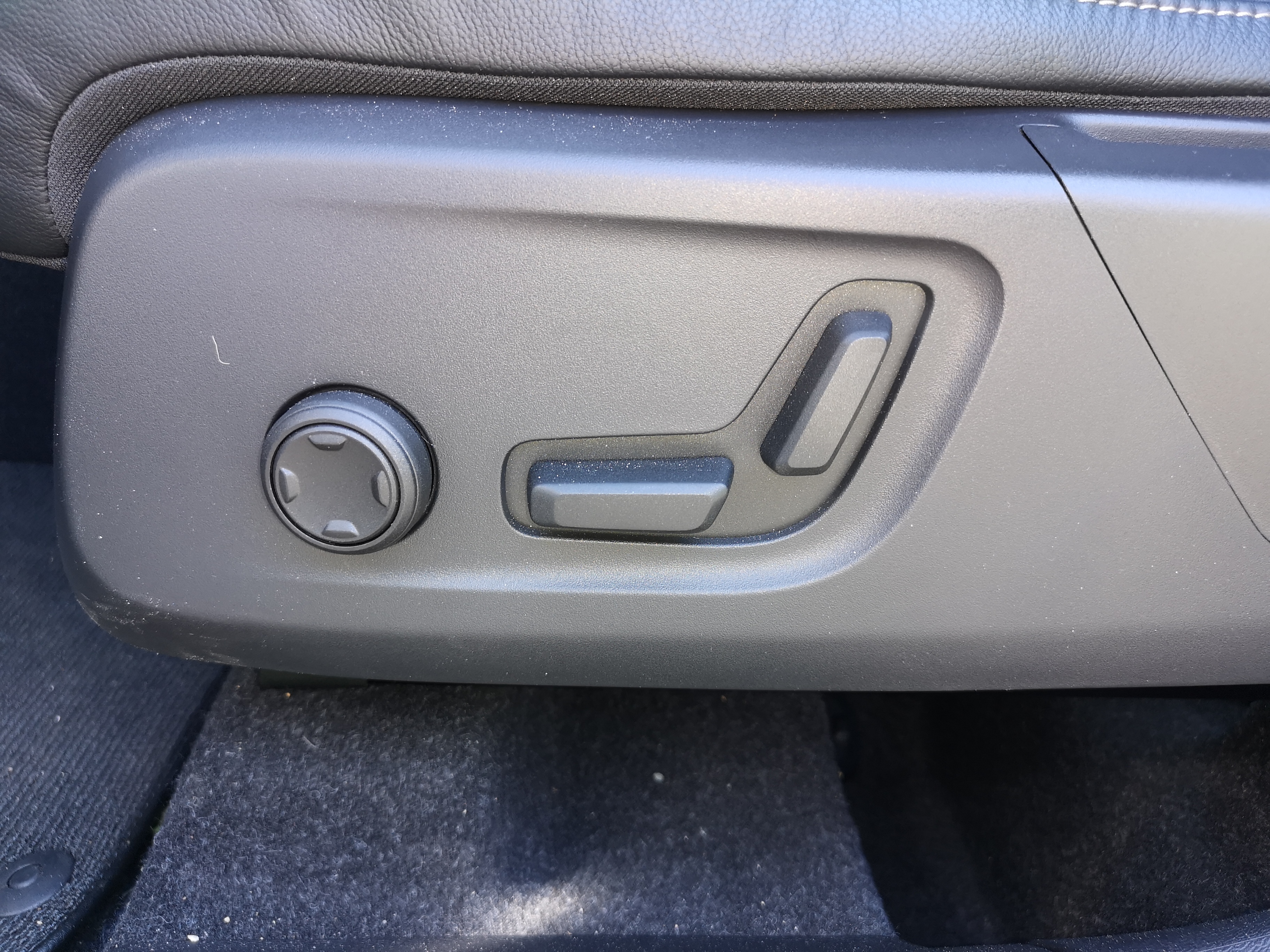 Beige Volvo XC40 fra 2019