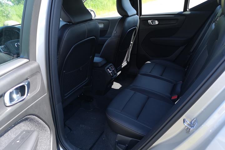 Beige Volvo XC40 fra 2019