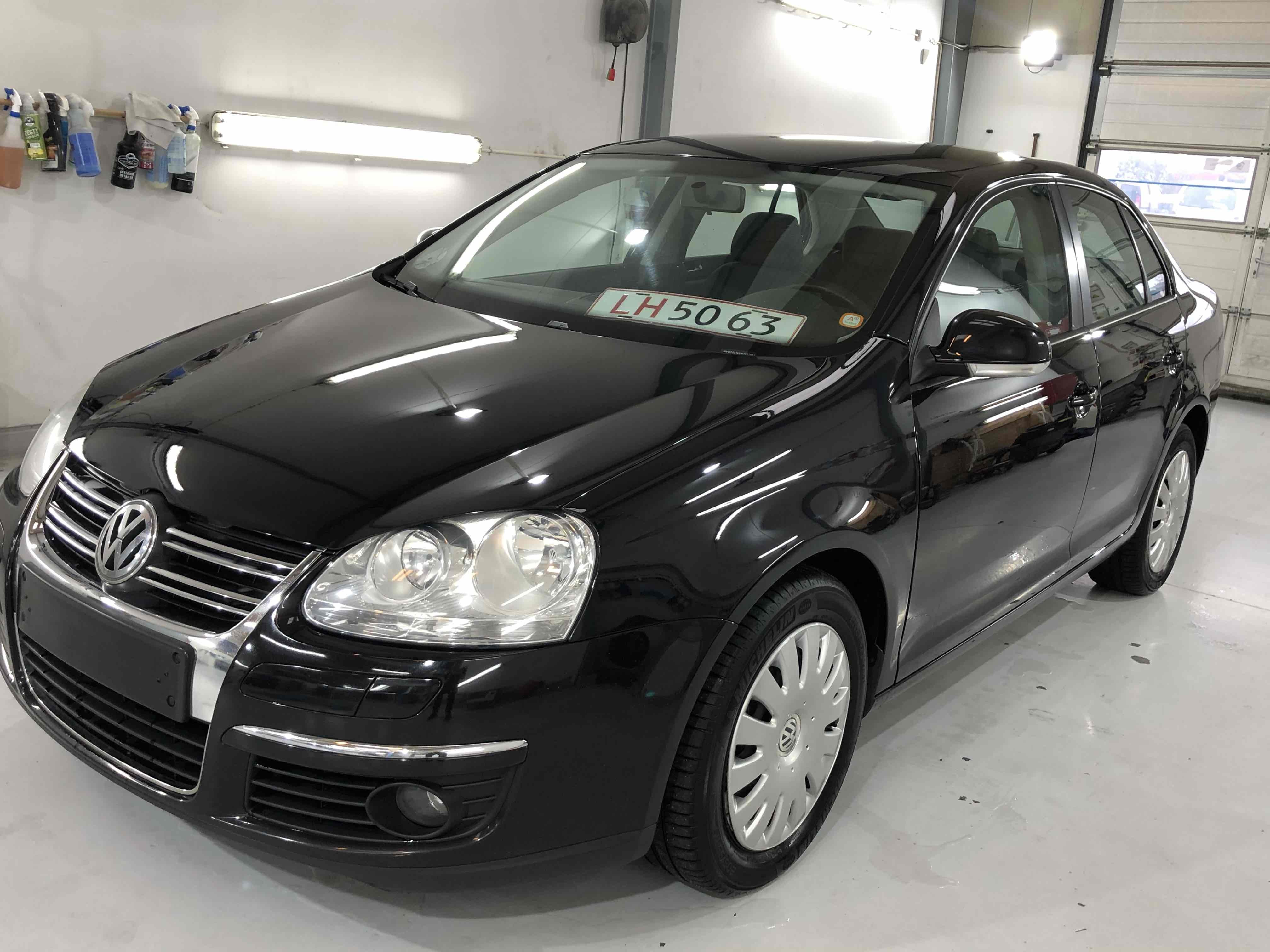 Sort VW Jetta fra 2008