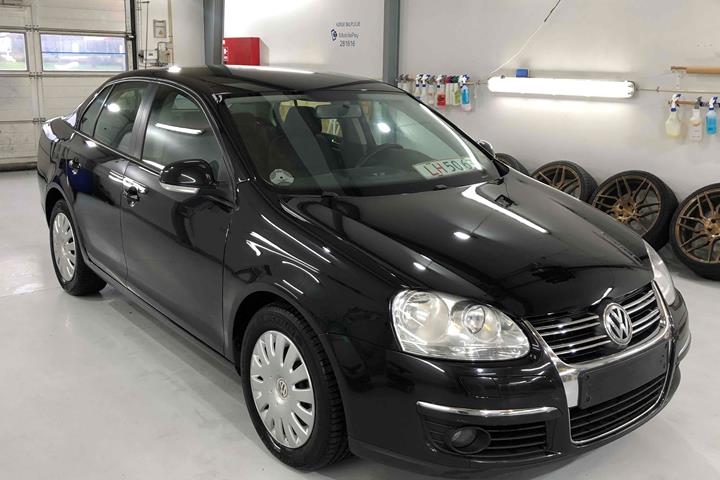 Sort VW Jetta fra 2008