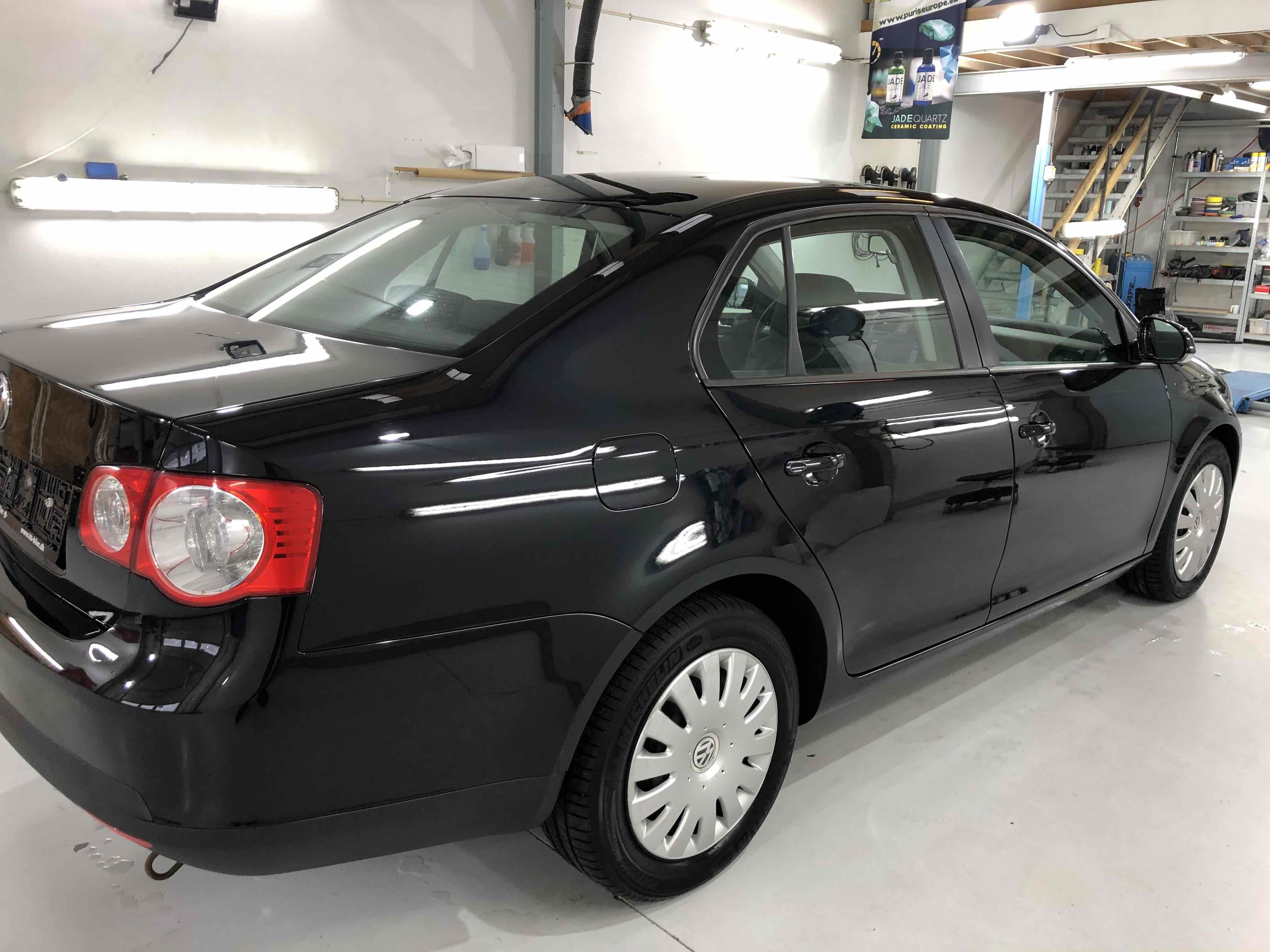 Sort VW Jetta fra 2008
