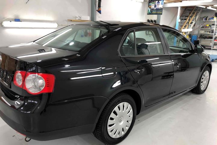 Sort VW Jetta fra 2008