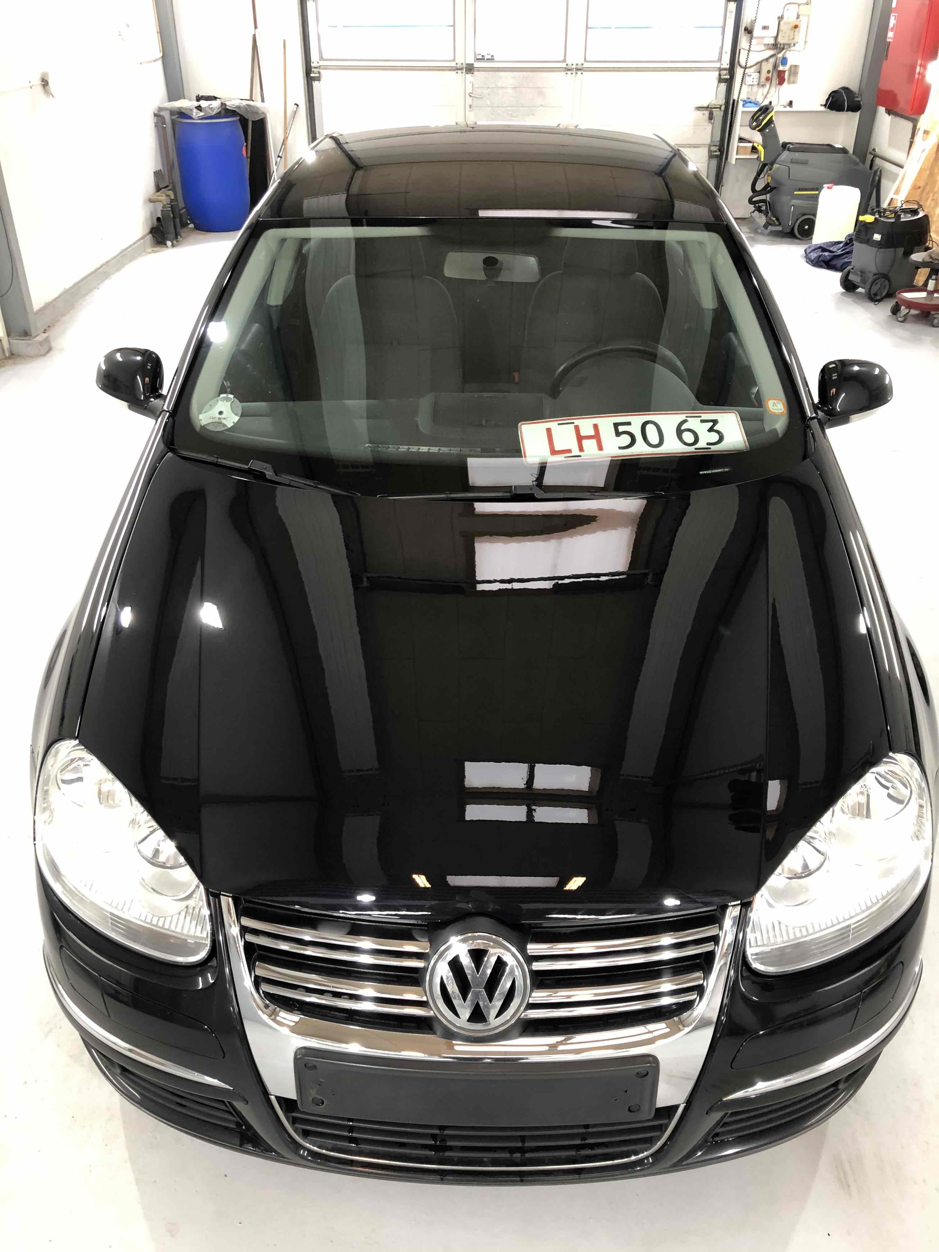 Sort VW Jetta fra 2008