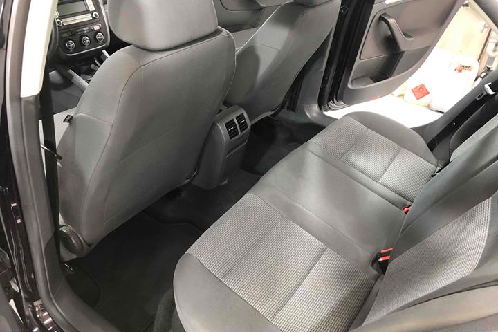 Sort VW Jetta fra 2008
