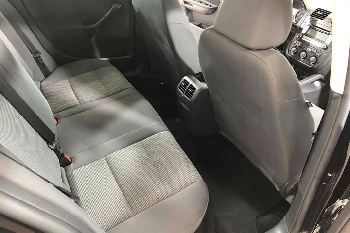 Sort VW Jetta fra 2008