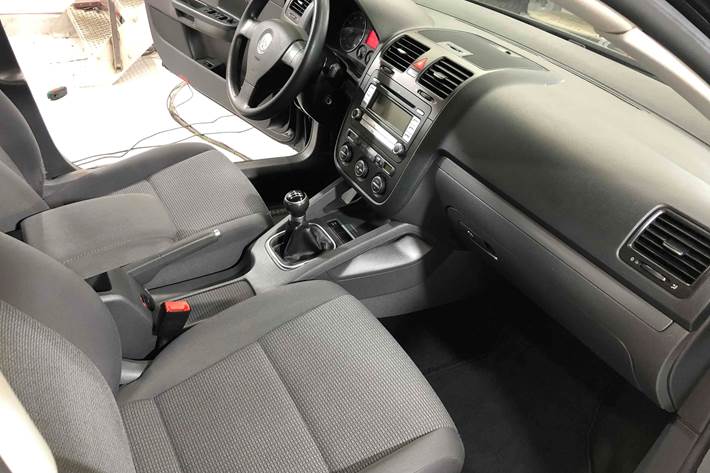 Sort VW Jetta fra 2008