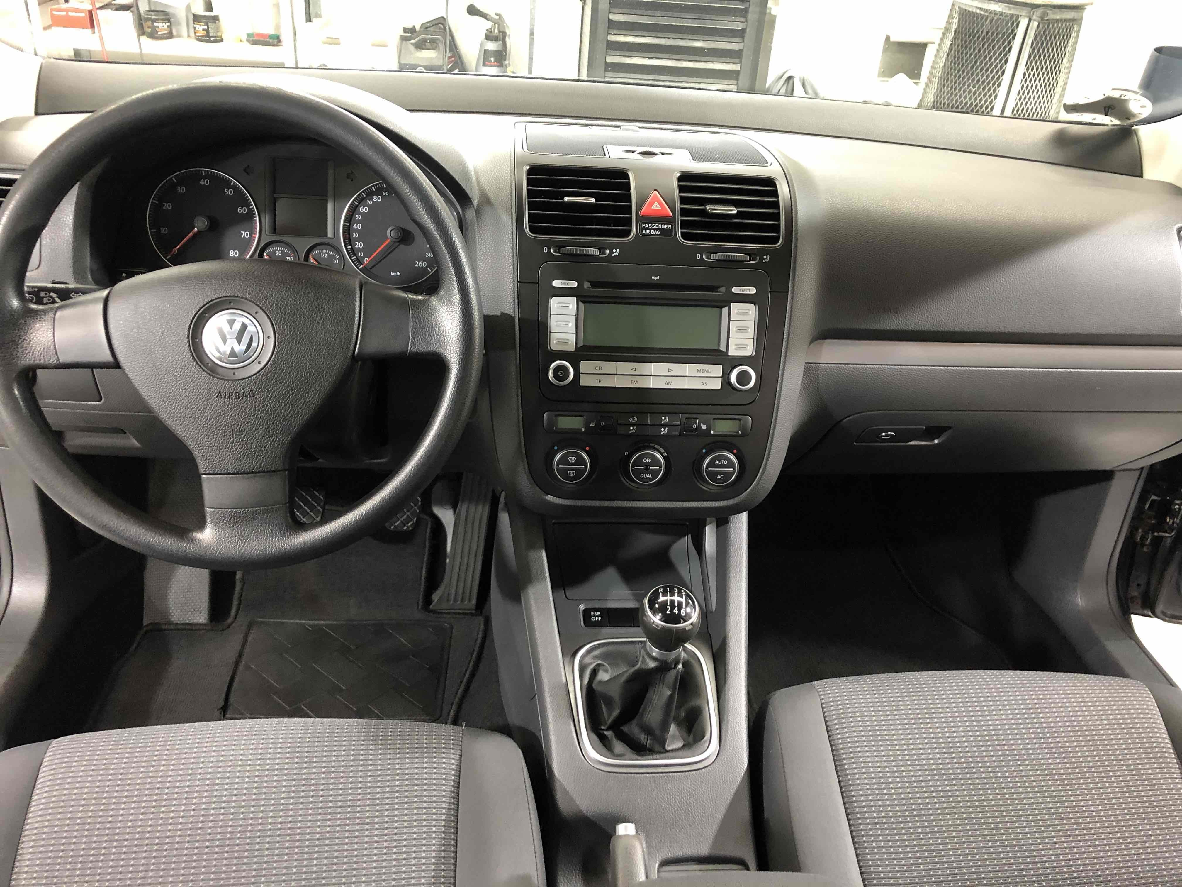 Sort VW Jetta fra 2008