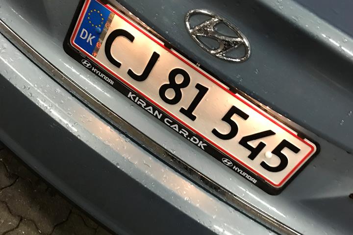 Blå Hyundai i40 fra 2013