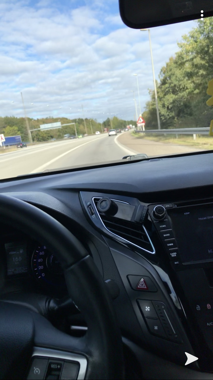 Blå Hyundai i40 fra 2013