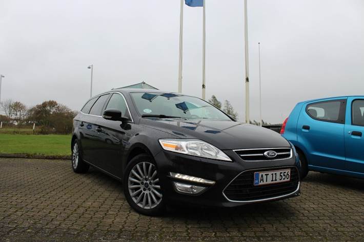 Grå Ford Mondeo fra 2012
