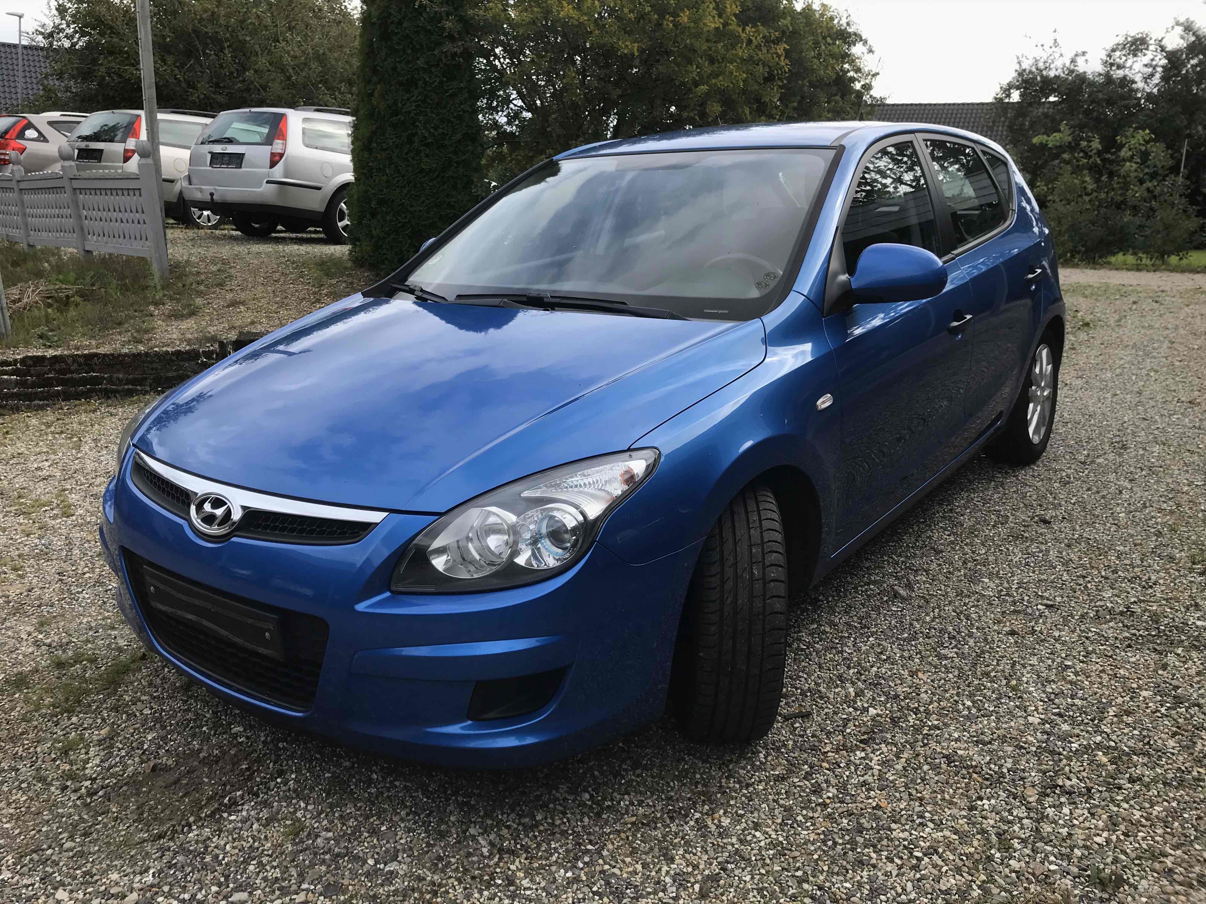 Grå Hyundai i30 fra 2009