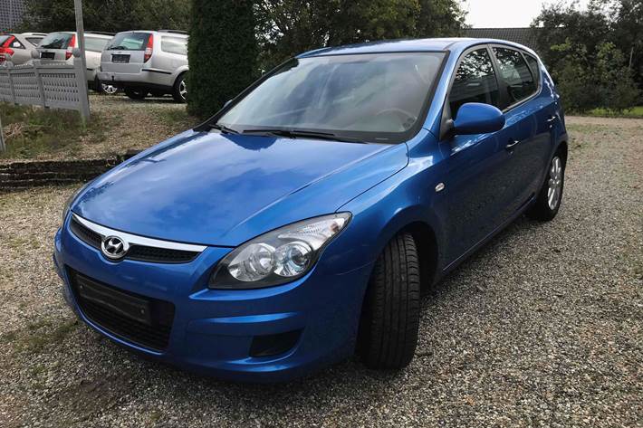 Grå Hyundai i30 fra 2009