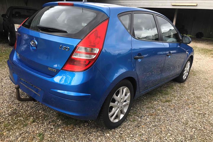 Grå Hyundai i30 fra 2009