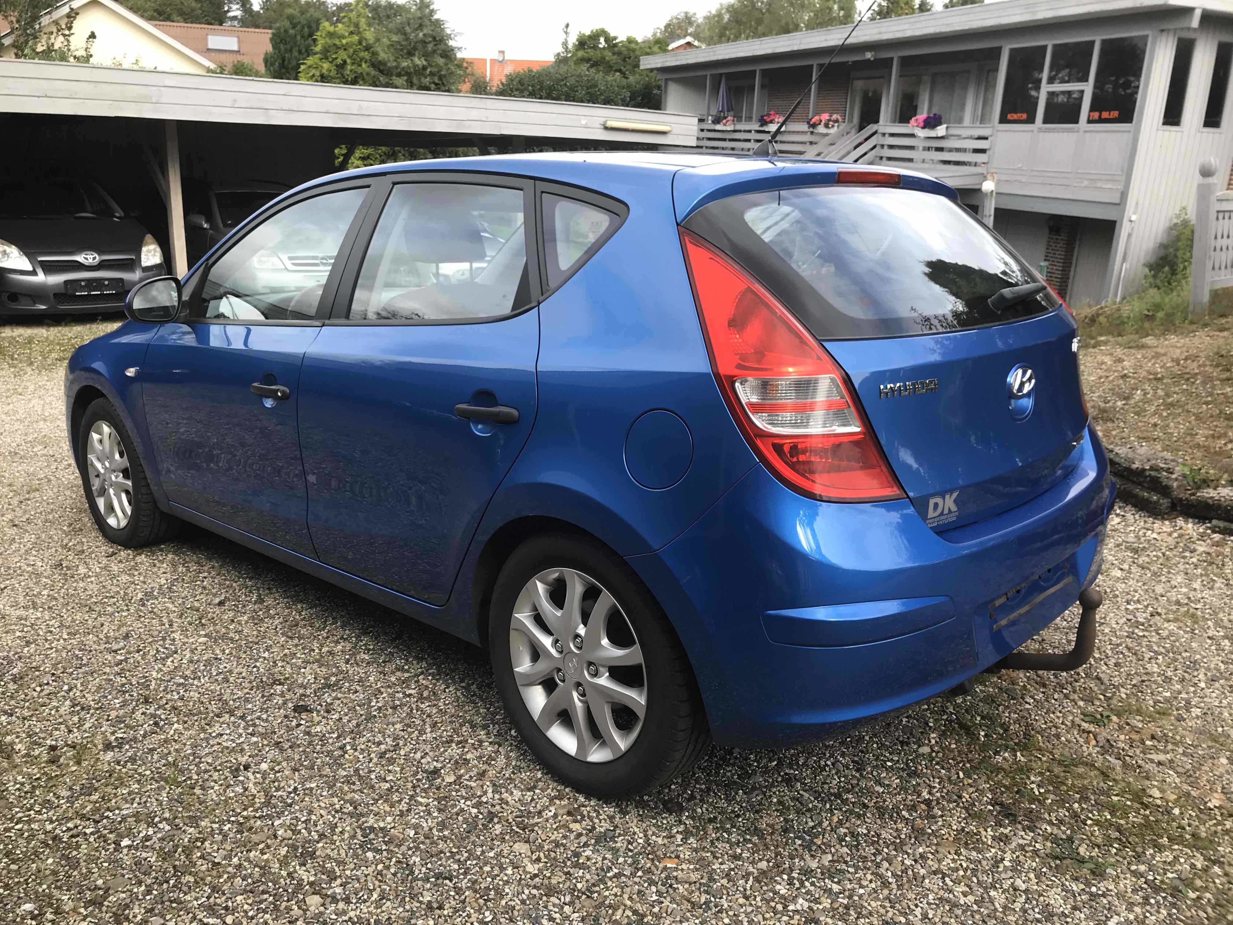 Grå Hyundai i30 fra 2009