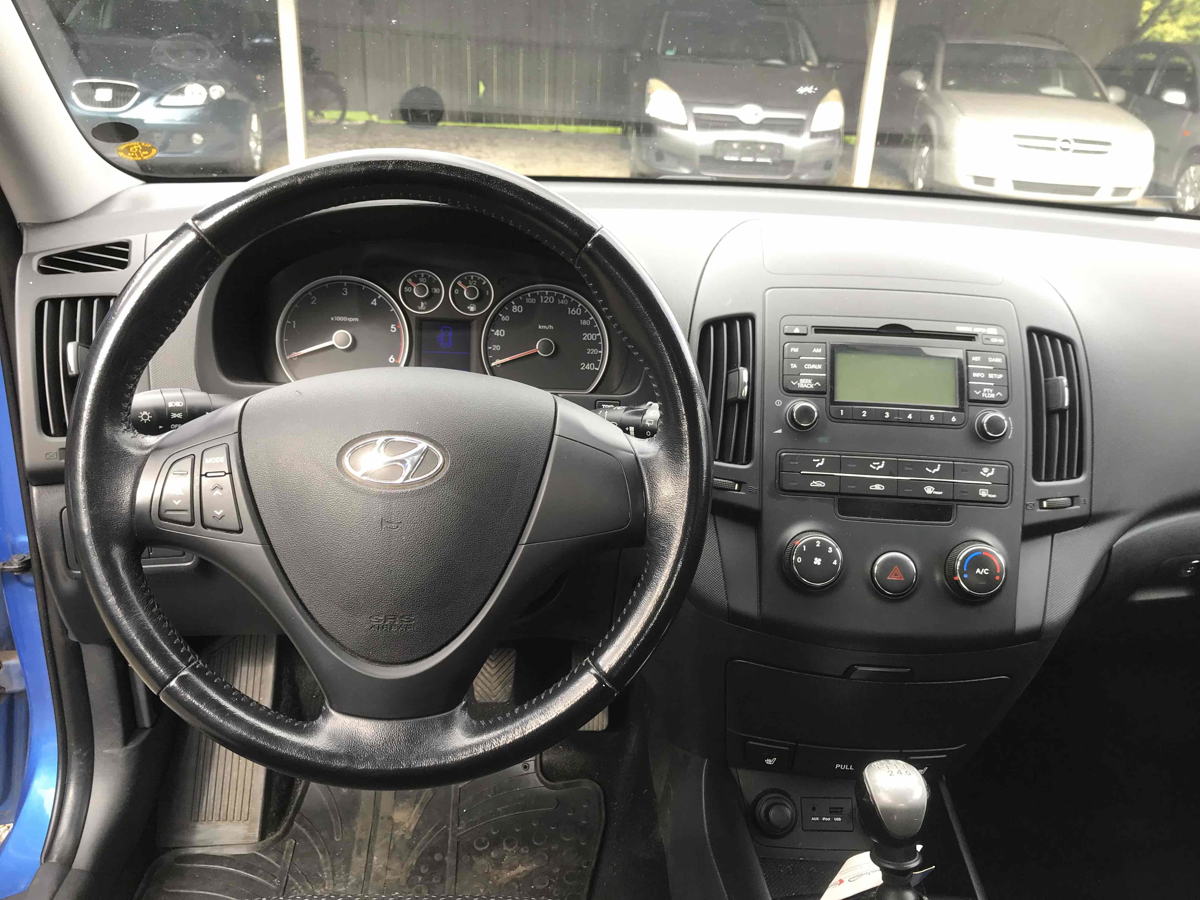 Grå Hyundai i30 fra 2009