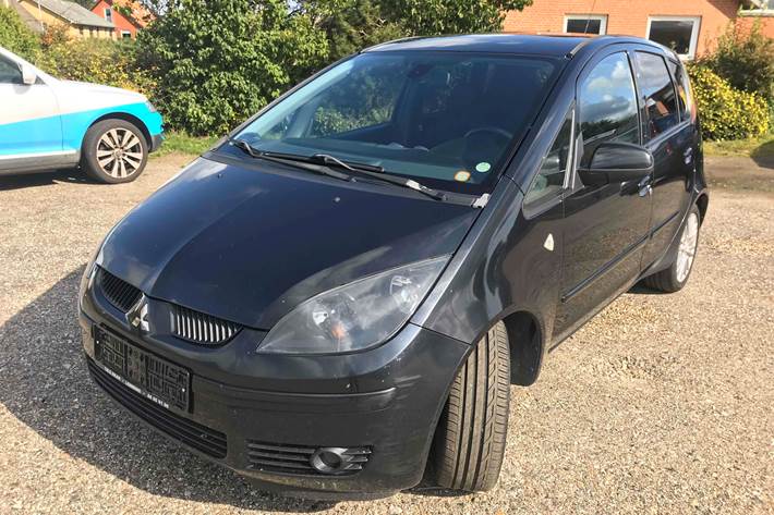 Sort Mitsubishi Colt fra 2008