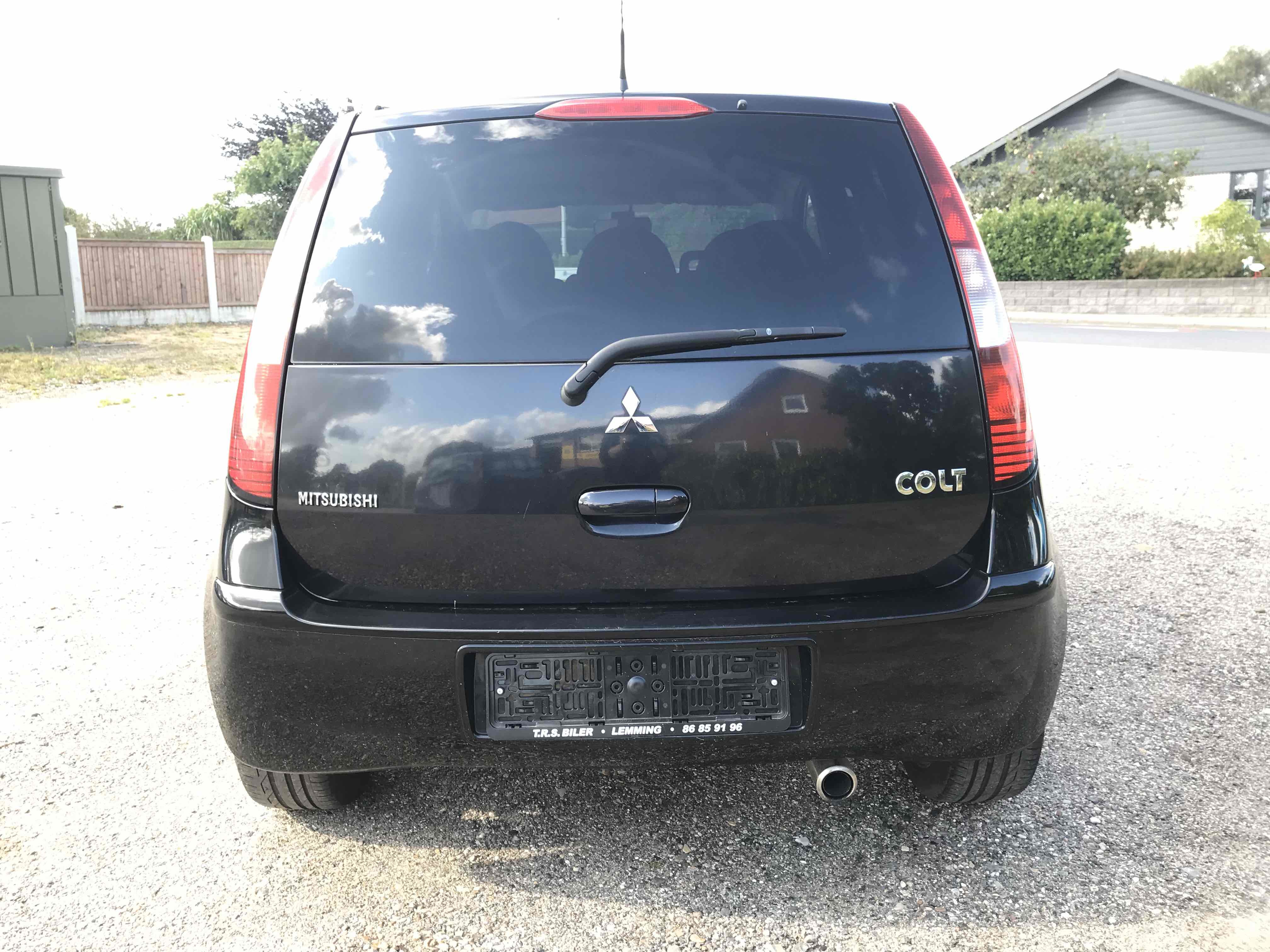 Sort Mitsubishi Colt fra 2008