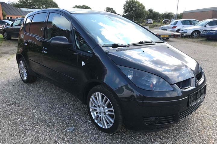 Sort Mitsubishi Colt fra 2008