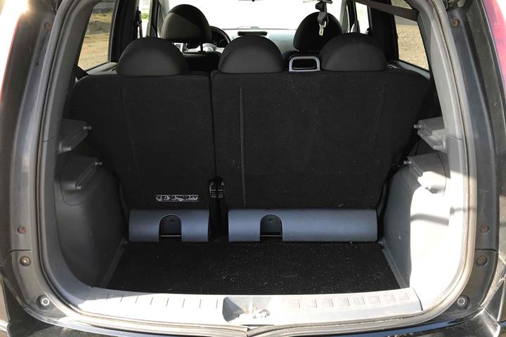 Sort Mitsubishi Colt fra 2008