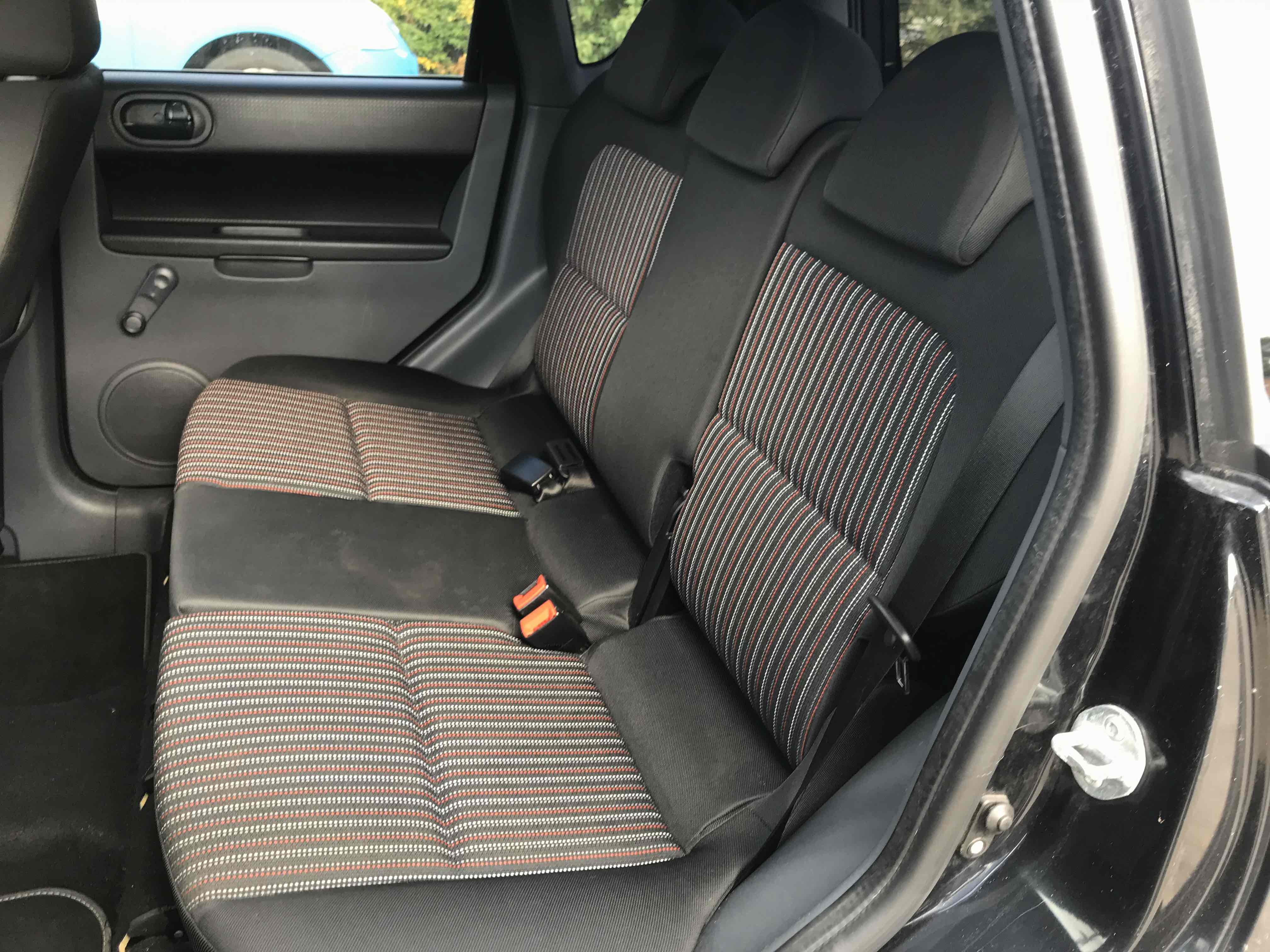 Sort Mitsubishi Colt fra 2008