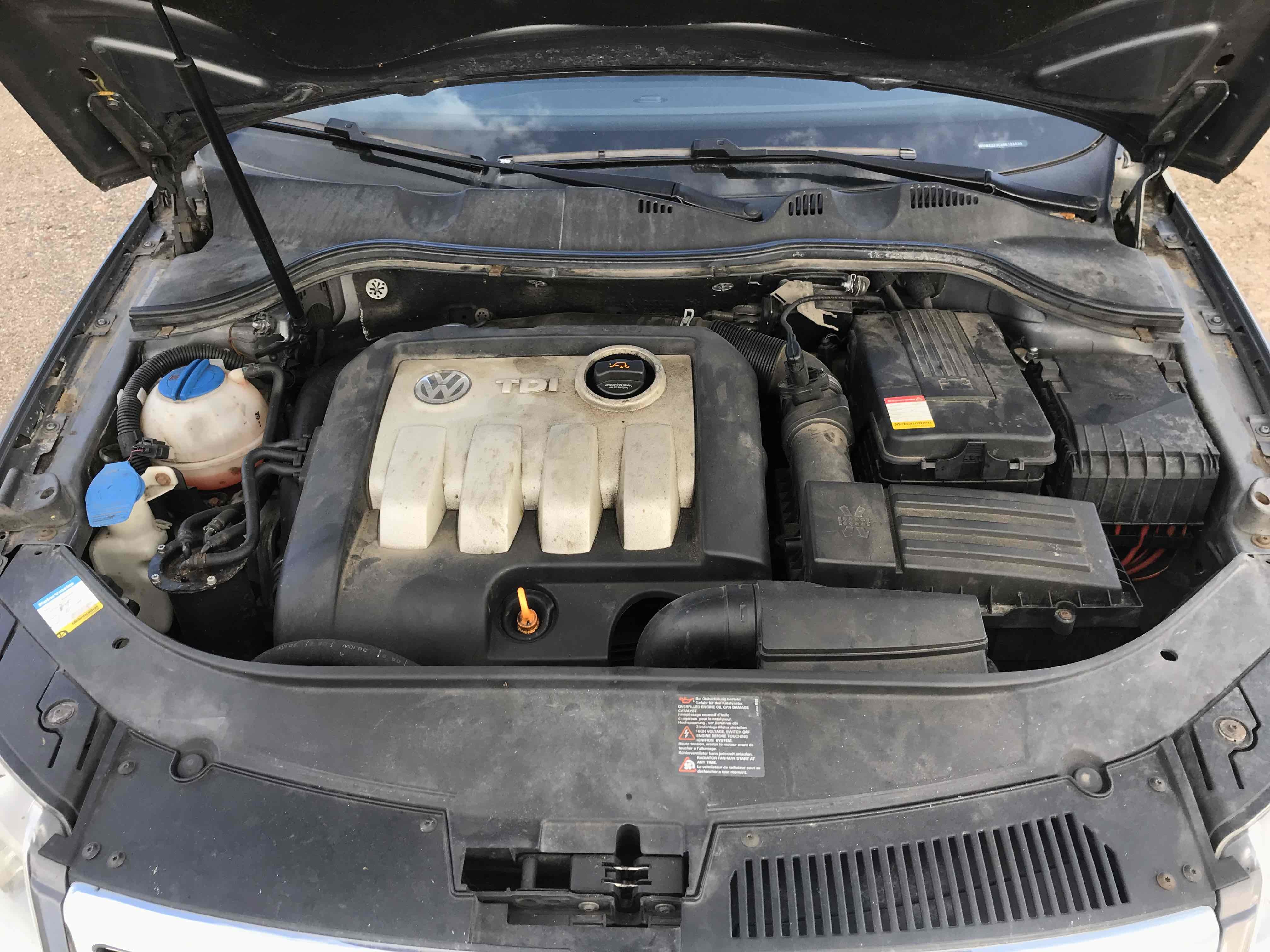 Grå VW Passat fra 2005