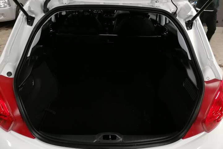 Hvid Peugeot 208 fra 2014