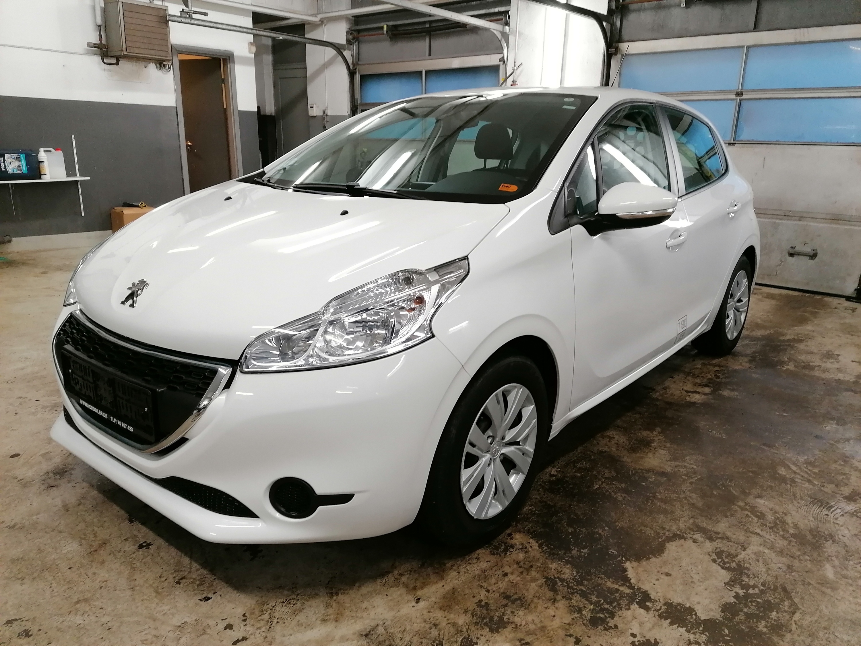 Hvid Peugeot 208 fra 2014