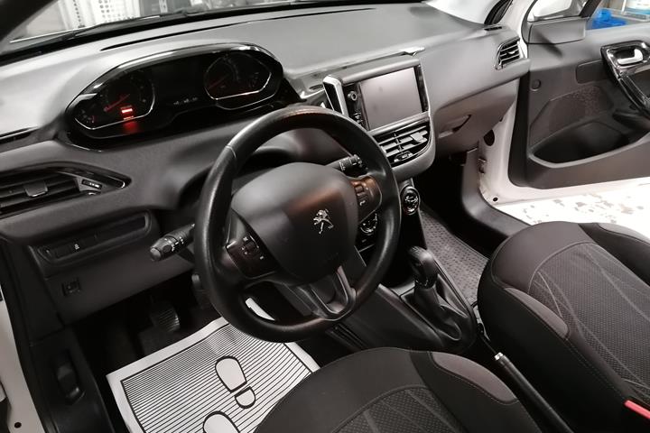 Hvid Peugeot 208 fra 2014