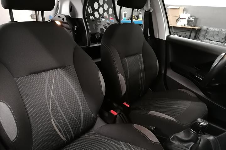 Hvid Peugeot 208 fra 2014