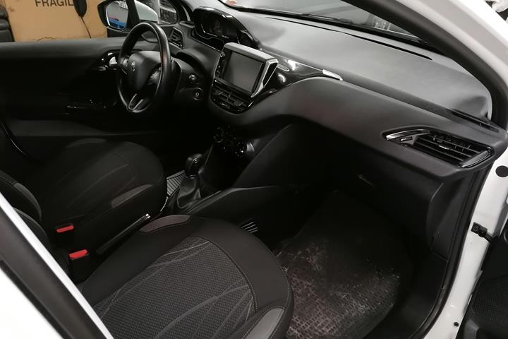 Hvid Peugeot 208 fra 2014