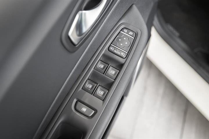 Hvid Renault Captur fra 2018