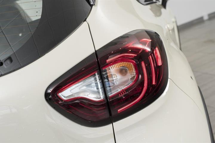 Hvid Renault Captur fra 2018