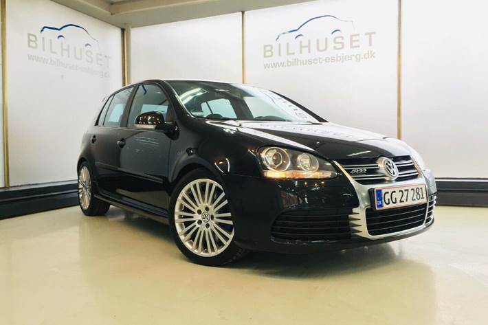 Grå VW Golf V fra 2006