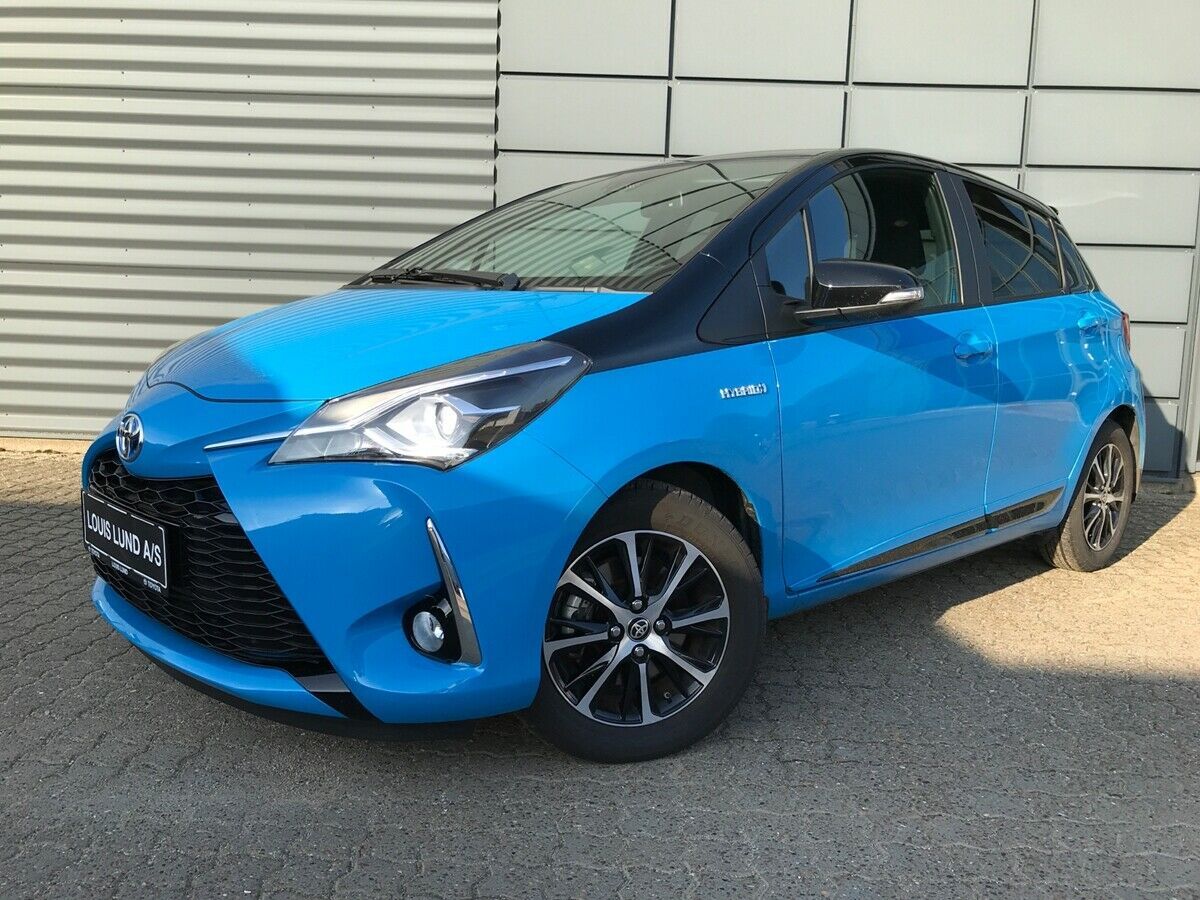 Blå Toyota Yaris fra 2018