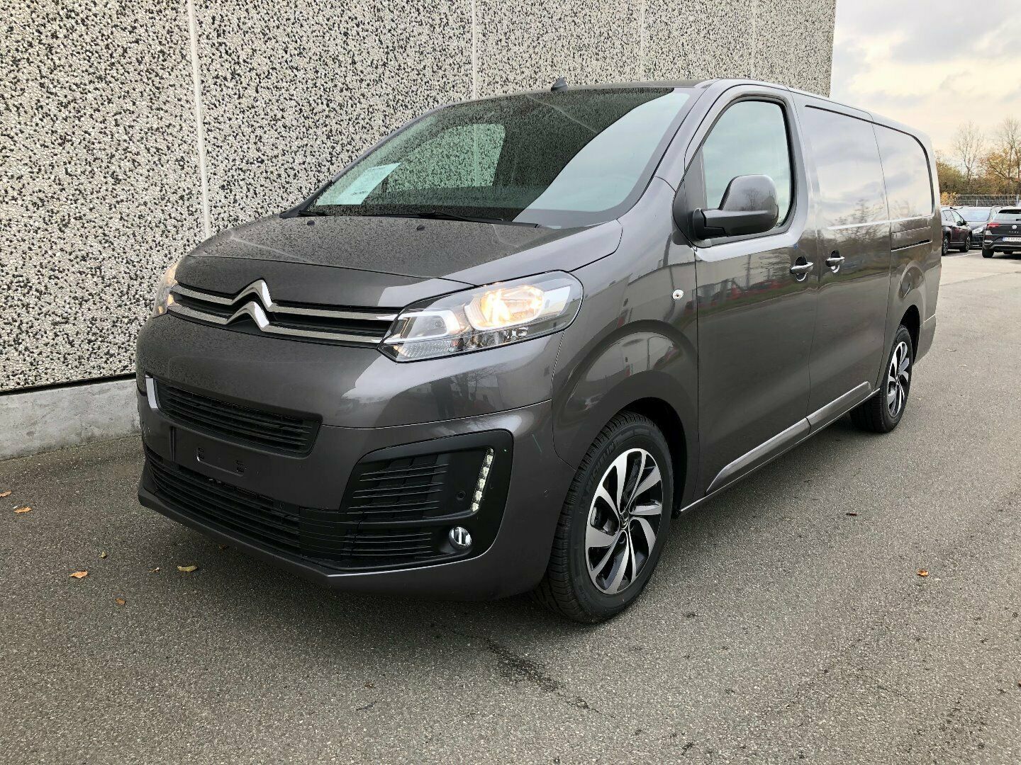 Grå Citroën Jumpy fra 2019