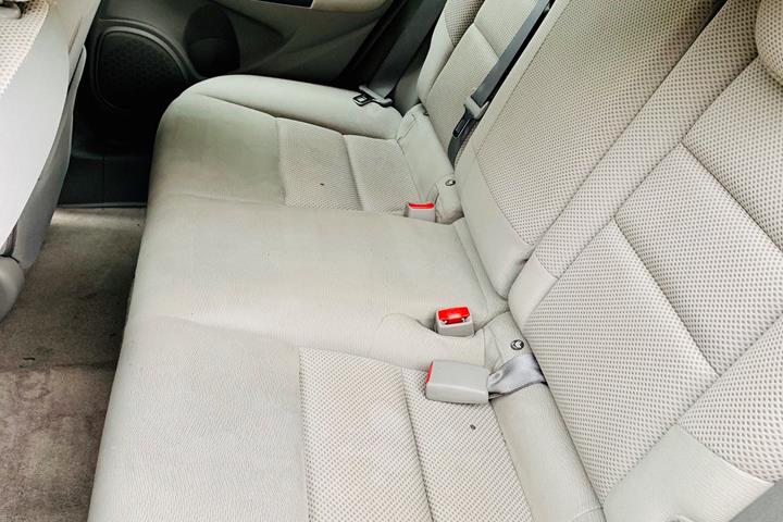 Hvid Honda Insight fra 2010